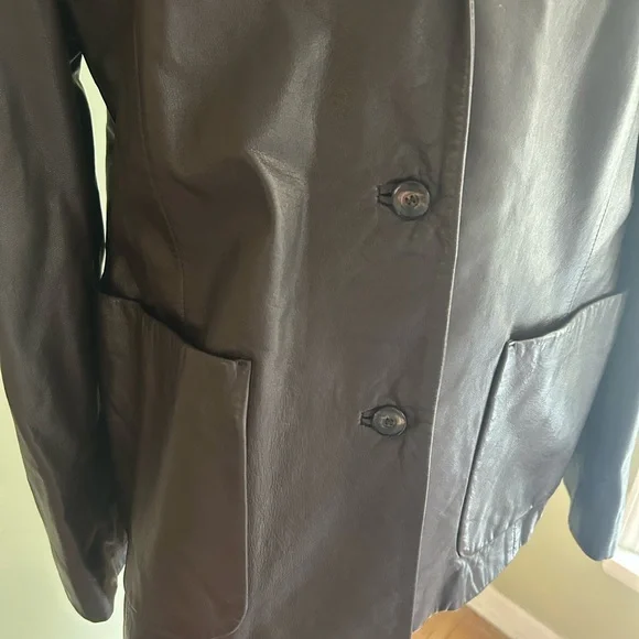 Boss by Hugo Boss women’s leather blazer/jacket. Dk brown 100% lamb skin. Nice!